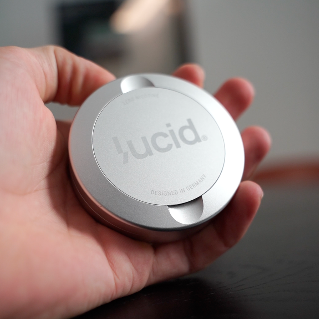 Lucid Metalldose zum Mitnehmen der Pouches